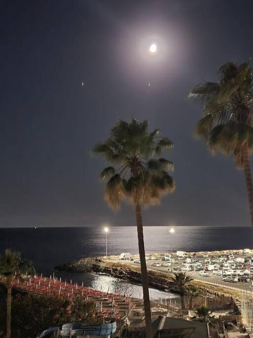 Brezza Di Mare Appartement Imperia Buitenkant foto